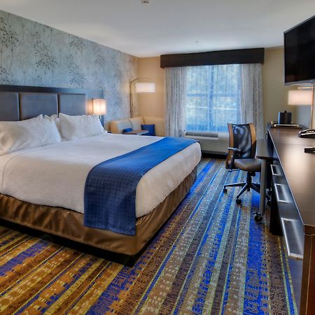 Holiday Inn & Suites Tupelo North By Ihg Exterior foto